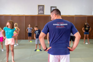 Lire la suite à propos de l’article Un stage de Capoeira pour le centre de loisirs