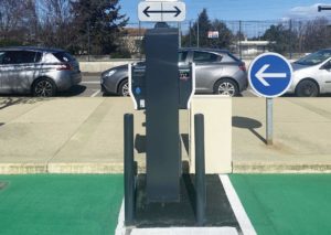 Lire la suite à propos de l’article Une borne de recharge pour véhicules électriques installée à la gare