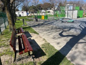 Lire la suite à propos de l’article DES BANCS SUPPLÉMENTAIRES A L&rsquo;ESPACE LUDO SPORTIF